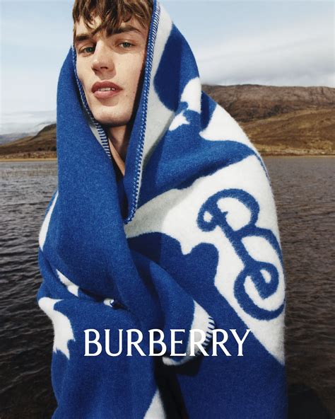 burberry marketing campaigns